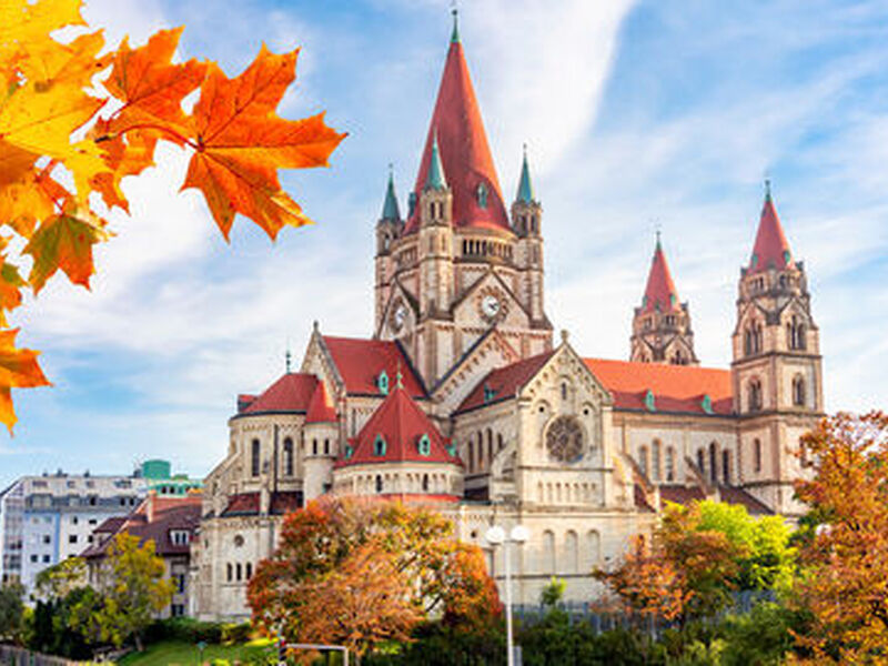 Otobüs İle Orta Avrupa Masalı (Tüm Çevre Gezileri ve Ekstra Turlar Dahil) İzmir Hareketli