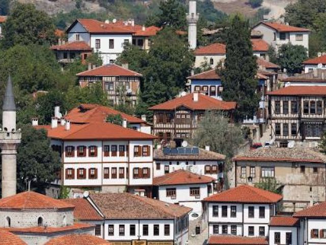İkonik Safranbolu Amasra Abant Turu | 1 Gece Otel Konaklamalı İstanbul Çıkışlı