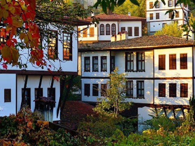 İkonik Safranbolu Amasra Abant Turu | 1 Gece Otel Konaklamalı İstanbul Çıkışlı