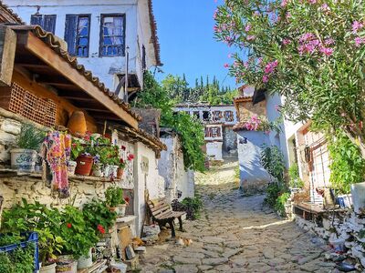 Salda Gölü - Pamukkale - Şirince -Kuşadası - Kadınlar Denizi - Çeşme - Alaçatı Turu / Kurban Bayramı Özel 