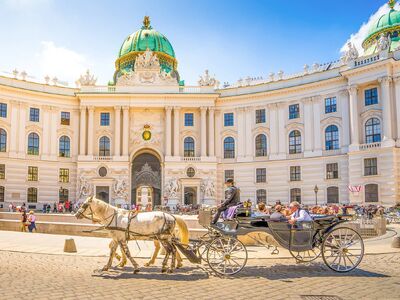 Uçaklı Orta Avrupa Masalı Turu AJet Havayolları ile 7 Gece 8 Gün (BUD-VIE)