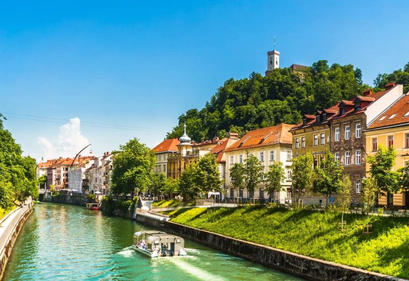 Orta Avrupa'dan Adriyatik'e “Avusturya, Slovenya, Hırvatistan, Macaristan” AJet ile 7 gece (VIE-BUD) | Tüm şehir turları dahil |