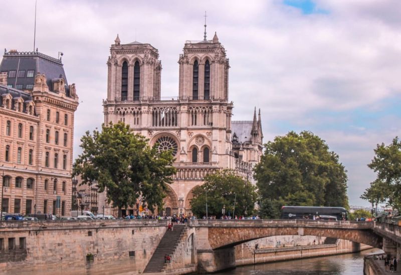Romantik Şehir “Paris” AJet ile 3 gece